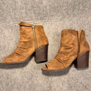 Brown Ankle Peep Toe Booties with Zipper 7.5
